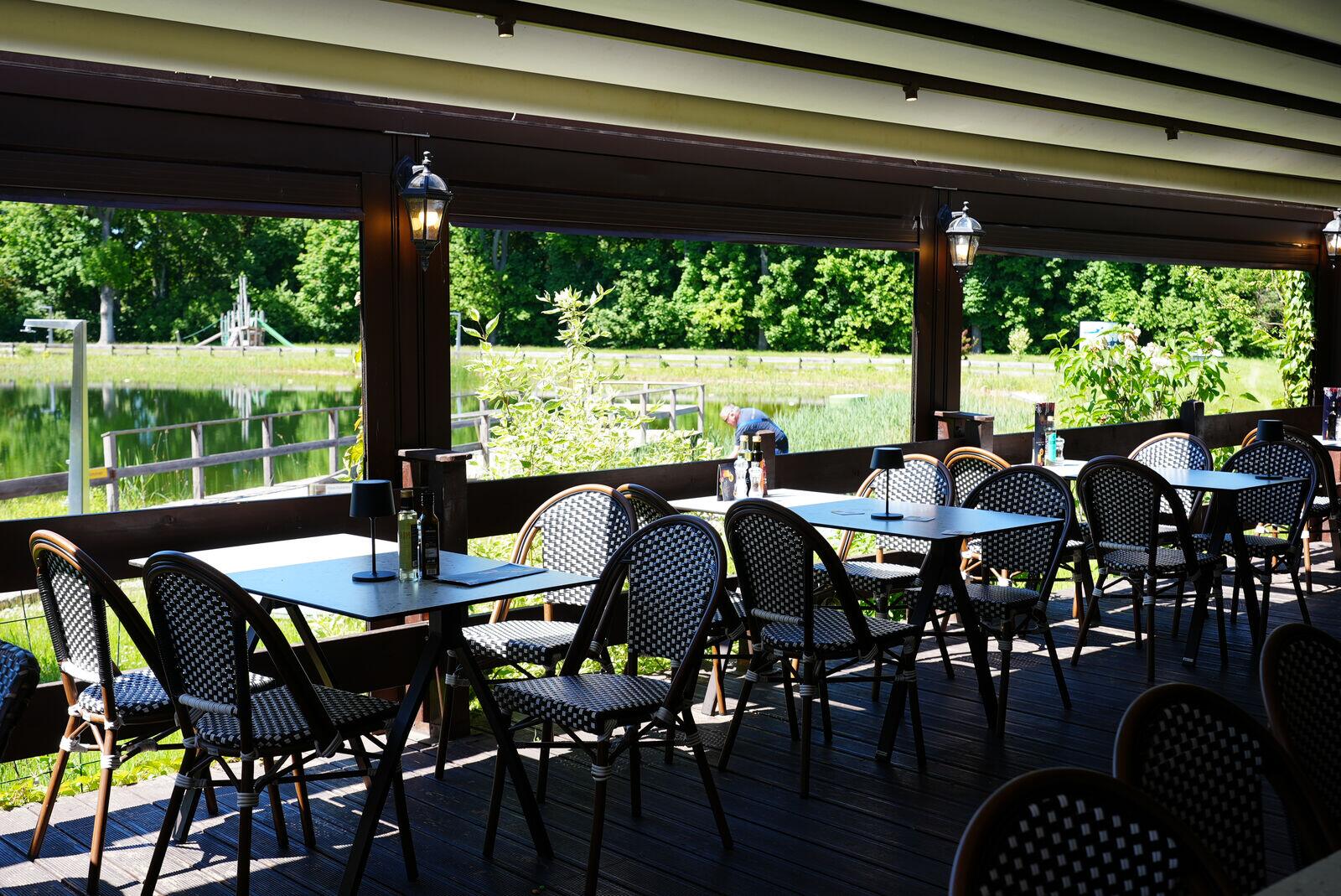 Terrasse des Restaurants im Grünen